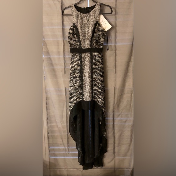 Absolutely gorgeous NWT BCBG MaxAxria “Sienna” Sleeveless Cascading Dress - Picture 3 of 11
